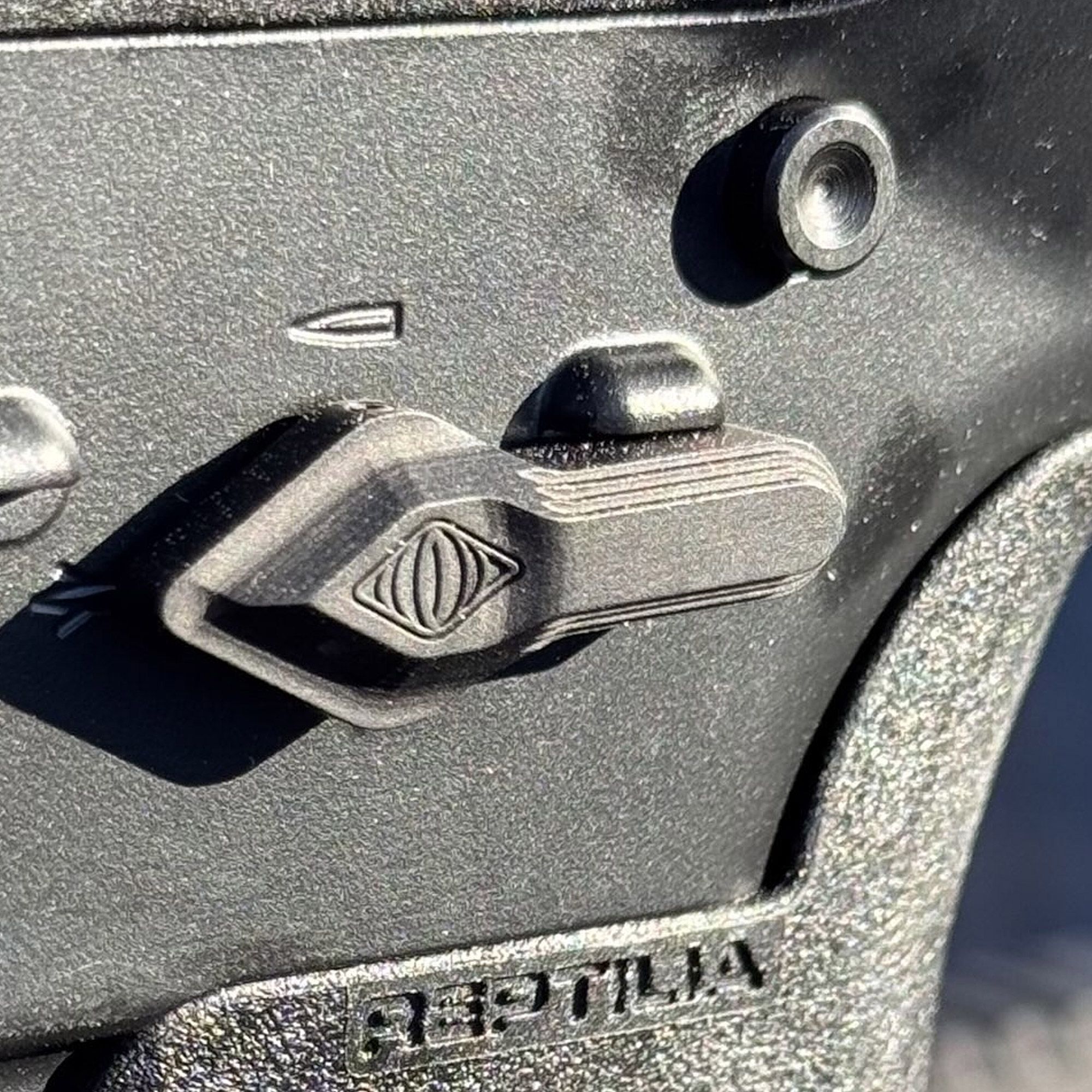 reptilia-corp-ar-15-picker-ambidextrous-safety-selector-fde-1