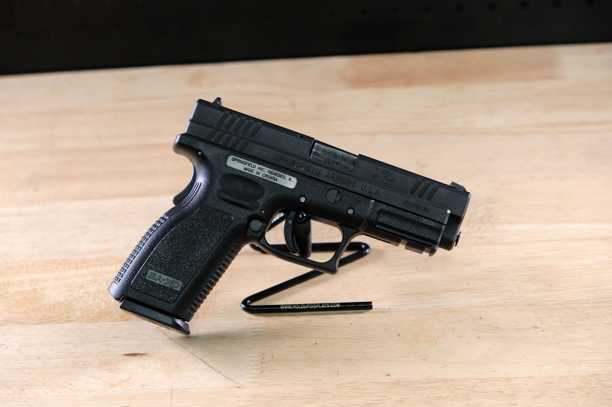 SPRINGFIELD XD-40 4" Barrel Full Sized Semi-Auto Pistol .40S&W