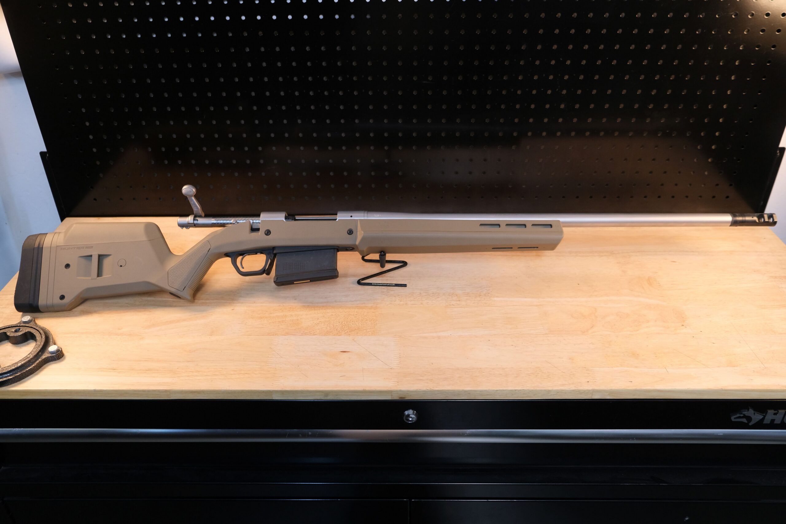 REMINGTON 700 .300 WIN MAG 24" BARREL BOLT ACTION RIFEL- USED
